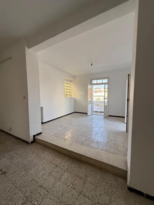 Location Appartement Niveau de villa F4 Alger Dely brahim