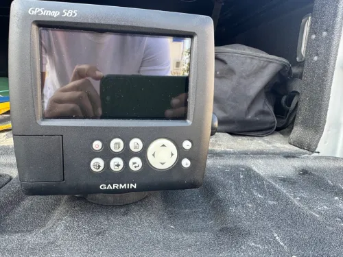 Sondeur Garmin GPSmap 585.  5 pouces 