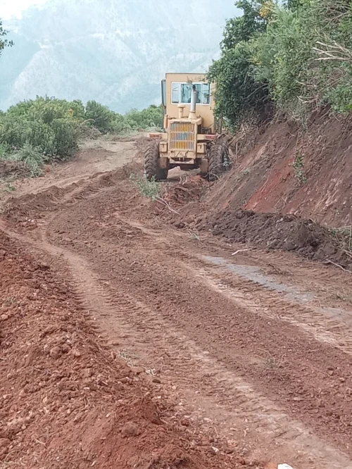 Location de engin travaux publics Nivleuse komatsu location 1987