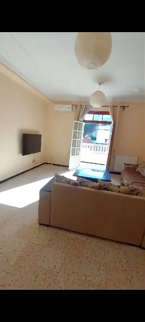 Location Appartement Niveau de villa F3 Alger Hydra
