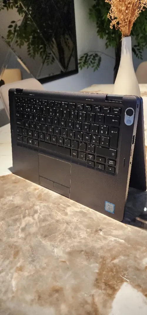 Dell Latitude 5300 2-in-1 x360 i5 8eme 16GB RAM 512GB SSD 13.3" FULL HD IPS TACTILE CONVERTIBLE