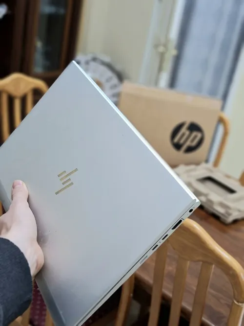 Hp elitebook 840 11th gen i7