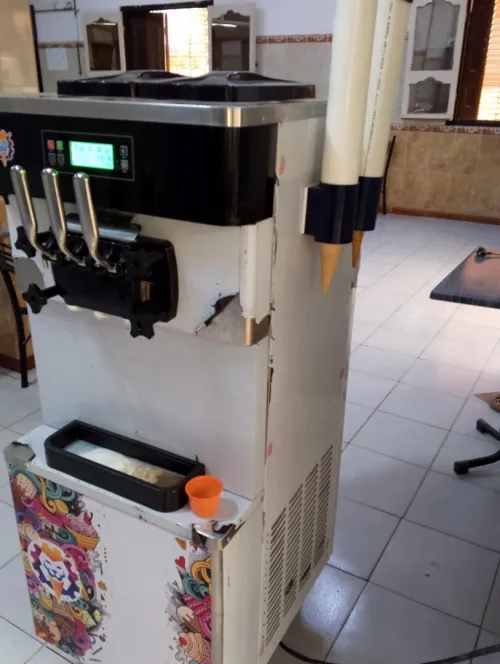 Machine a café , ice cream machine