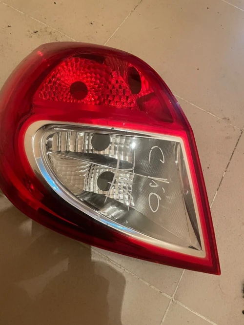 Feu arrière gauche Clio 3 phase 2