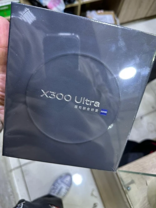 VIVO VIVO X300 ULTRA 5G - 16GB RAM 512GB - SNAPDRAGON 8 ELITE - ZEISS CAMERA 200MP - AMOLED 144HZ - BATTERIE 6600 MAH -