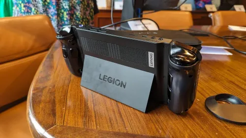 LENOVO LEGION GO - Console Gaming Écran 8,8" QHD+  144Hz - AMD Ryzen Z1 extreme - 16Go RAM 512Go SSD