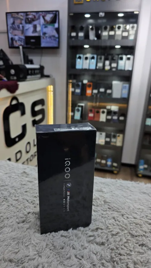 IQoo 13 12GB 256GB Edition BMW Boite Scellèe