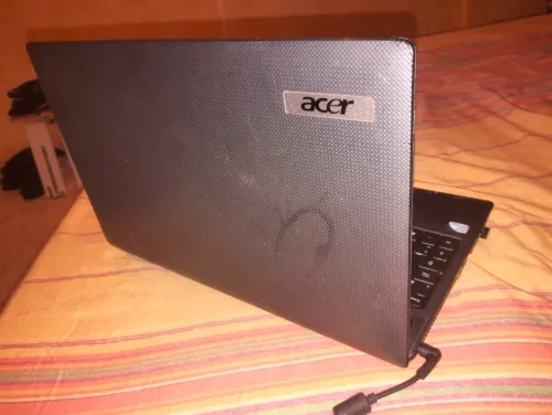 Acer Aspire 5733- 3 GO - 320 GB