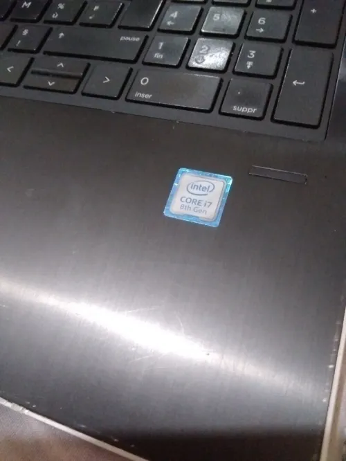 HP Probook 540 G5 - ( i7-6 TH ) - ( 8 DDR4/240 SSD )