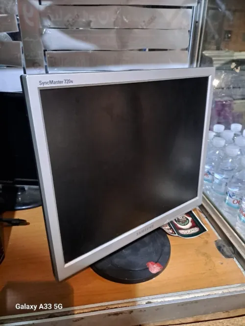 ecran SAMSUNG 720N