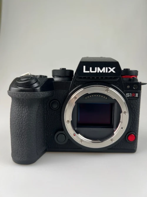 Panasonic lumix S1R mark II