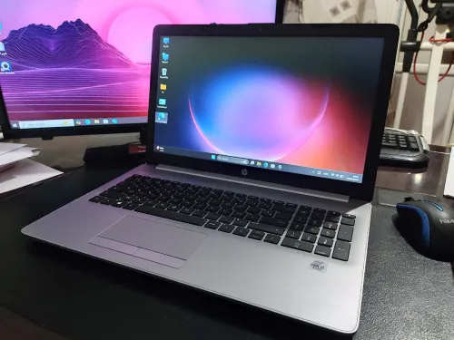 Laptop HP 250 G7 8/256GB