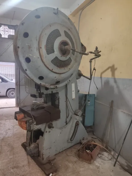 presse excentrique France 60.  70ton réglable 