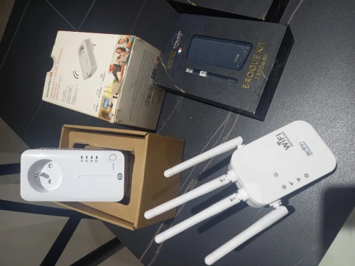 Repeteur wifi neuf 