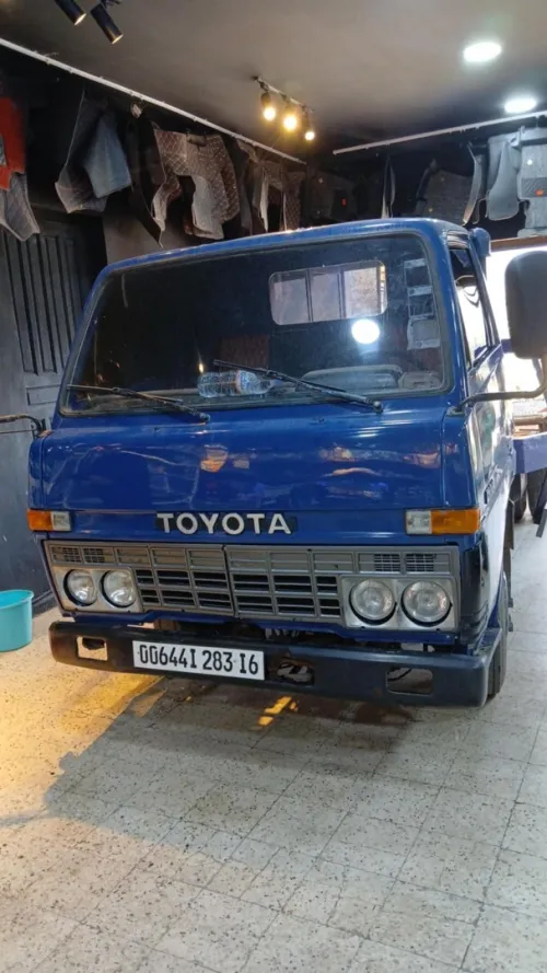 Toyota B 30 1983