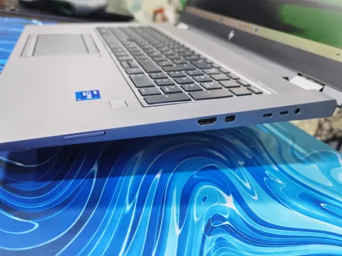 HP ZBOOK FURY 17.3 G8 I7 11ÈME 64GB 512SSD RTX A2000 4GB 17.3p