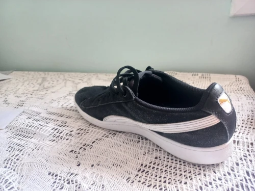 Je met une basket puma d occas comme neuf 
