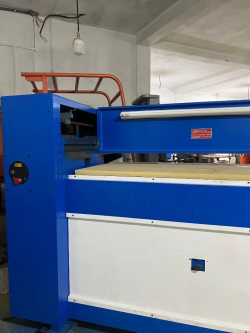 Presse balancier 30 tonnes à pond mobile