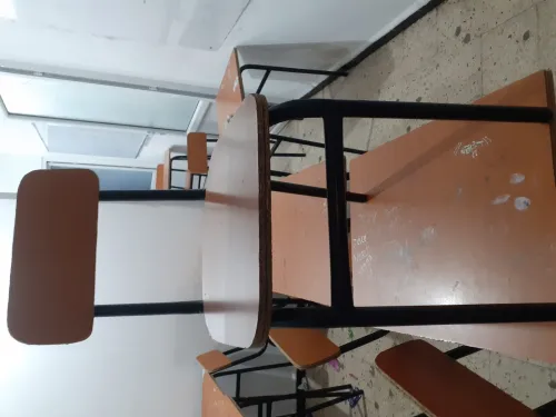 20 chaise et 20 table