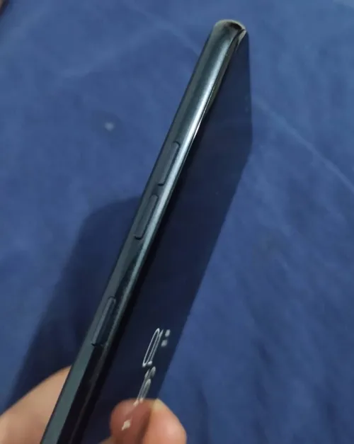 LG V40