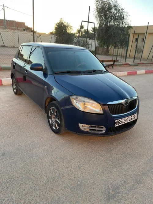 Skoda Fabia 2009 لاتوت