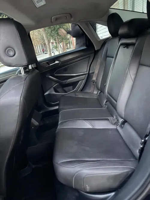 Volkswagen Jetta 2021 R line