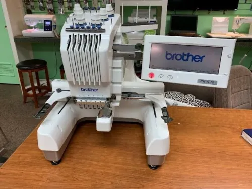 Machine de broderie Brother