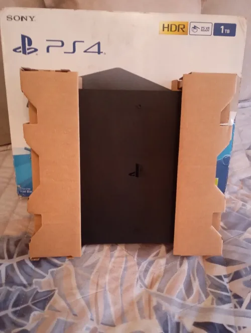 PS4 1TB était 10/10 version 11.00 manette 1 original