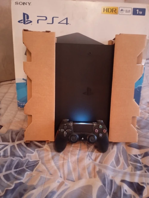PS4 1TB était 10/10 version 11.00 manette 1 original