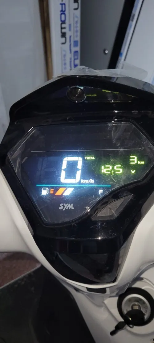 Sym St200 