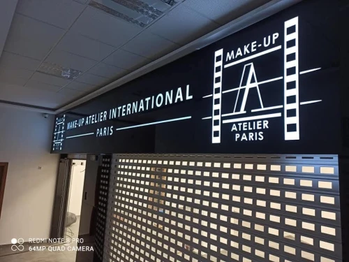 Enseigne lumineuse publicitaire LED , alucobond