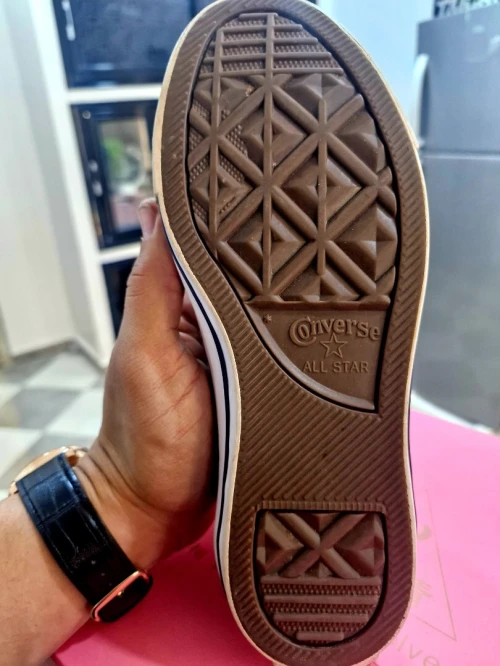 للبيع: حذاء كونفرس أصلي Converse All Star (Chuck Taylor)
