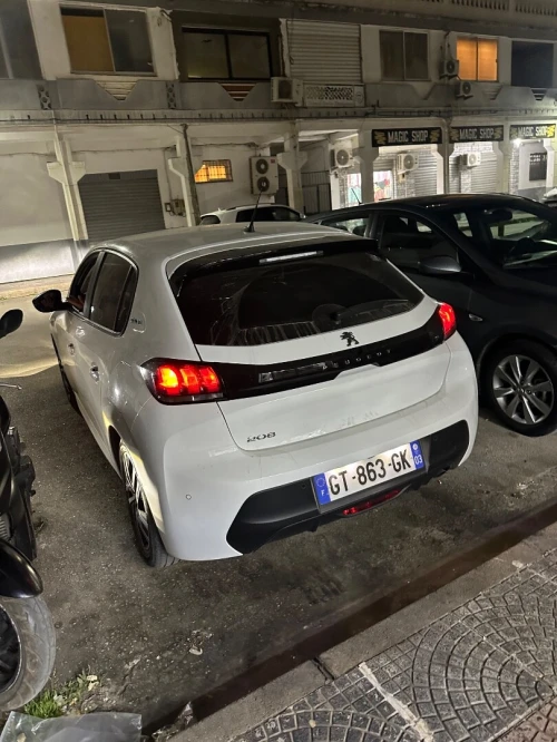 Peugeot 208 2023 E-Style