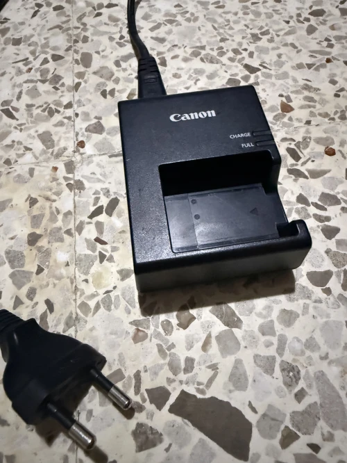 CANON EOS 1100D