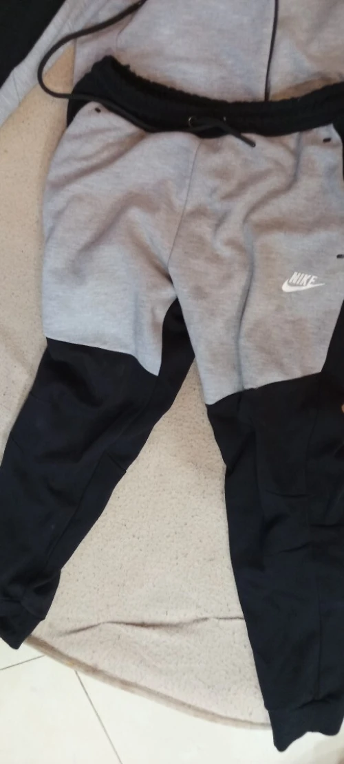 Ensemble Nike tech