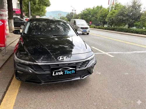 Hyundai Elantra 2024 