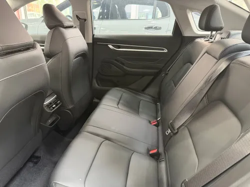 Geely Emgrand 2026 