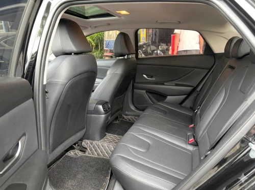 Hyundai Elantra 2024 