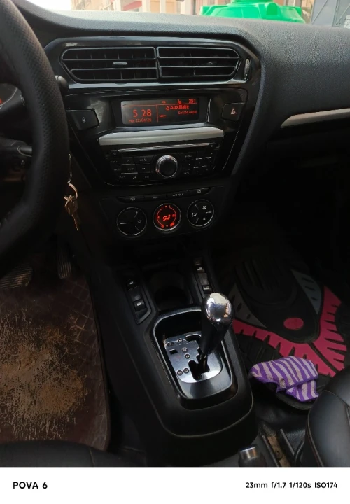 Peugeot 301 2013 Allure 2