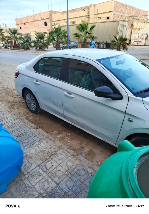 Peugeot 301 2013 Allure 6