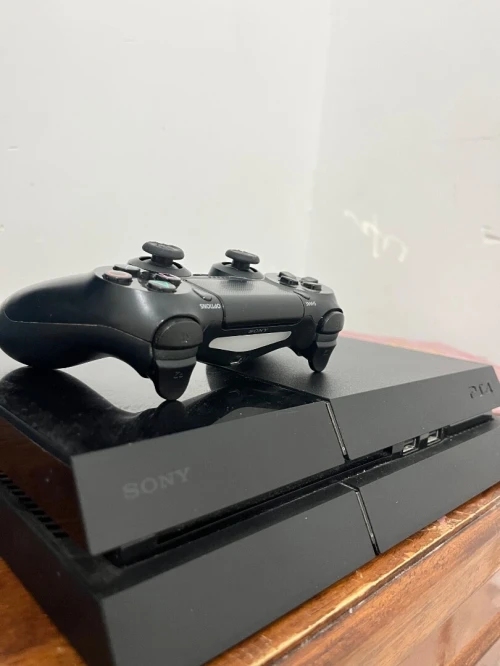 PlayStation 4 en bon état à vendre