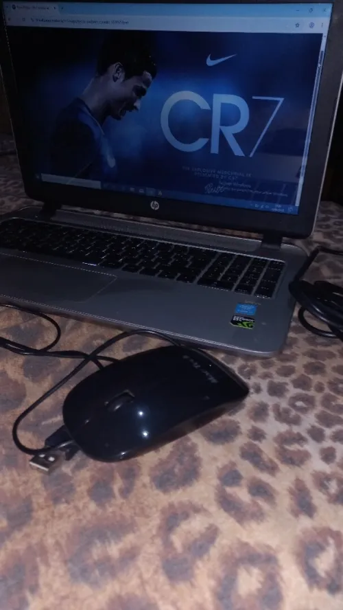 Ordinateur portable est un modèle HP Envy 15