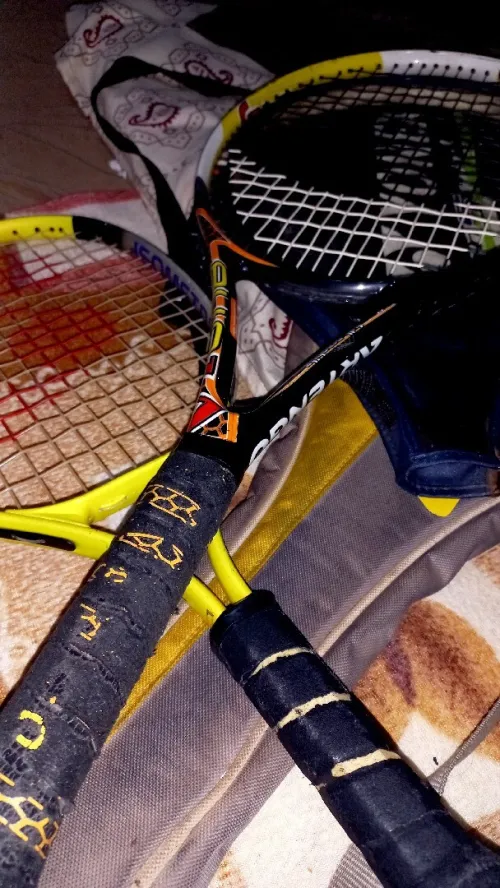 Prix choc: Raquette est une Yonex + Raquette Yonex RDS Junior II 21 jaune.