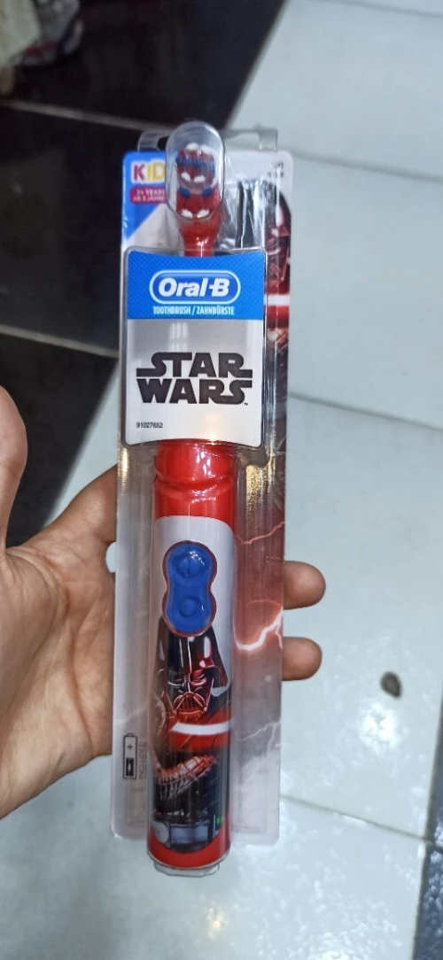فرشاة أسنان كهربائية للأطفال Oral-B Star Wars (جديدة)