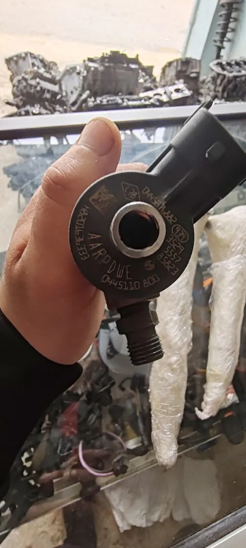 Injecteur Bosch 1.5 dci neveu duster Mercedes qachqai 