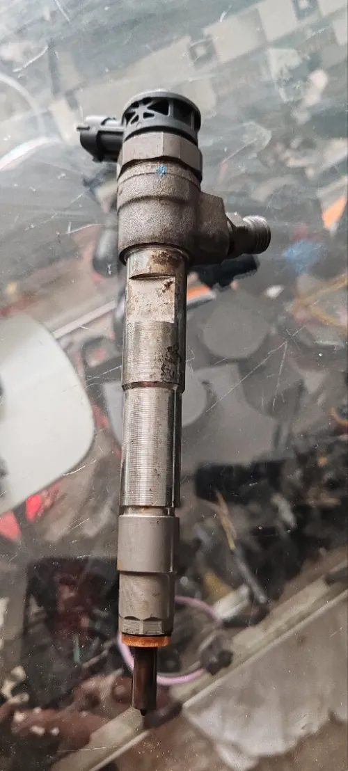 Injecteur Bosch 1.5 dci neveu duster Mercedes qachqai 
