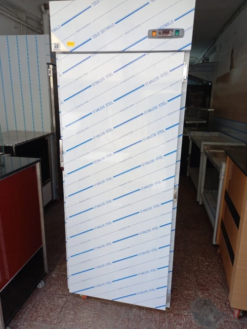 ARMOIRE FRIGORIFIQUE EN INOX ET SURE MESURES