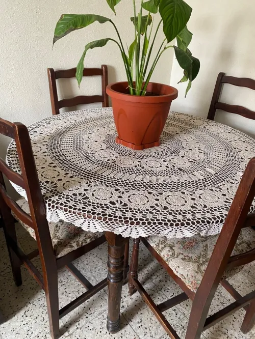 Table ronde pour salle à mangé