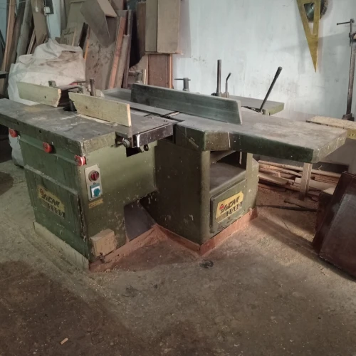 Machine de menuiserie
