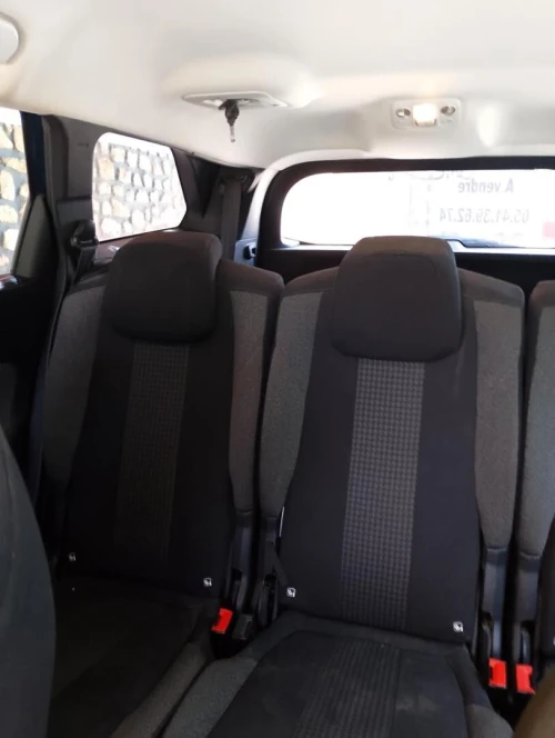 Peugeot 5008 2021 